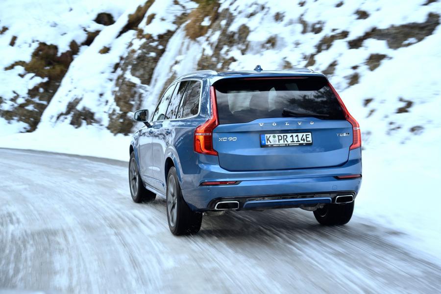  Volvo XC90 T8 R-Design 2016 года  (фото 11 из 32)